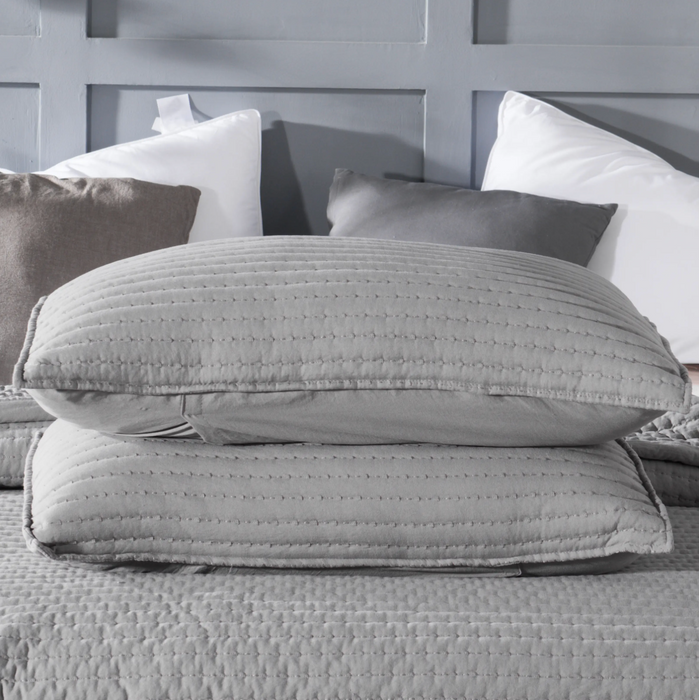 Remi Quilt Set