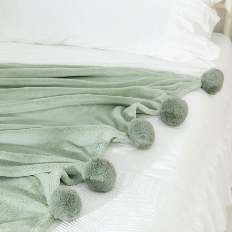 Fleece Pom Pom Throw - [Home_Williams]
