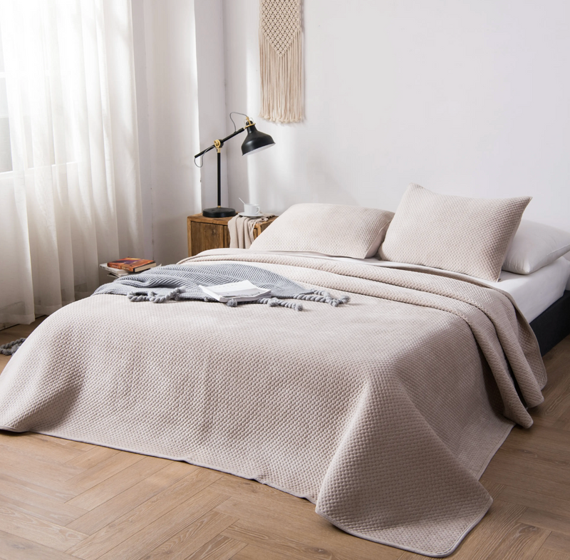 Plush Velvet Quilt Set, Birch Sand